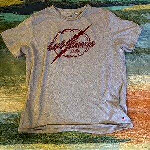 Levi’s Graphic Tee